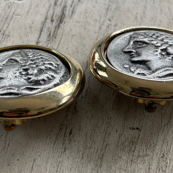 Vintage Kenneth J Lane Roman Coin Clip Earrings - Picture 2 of 7
